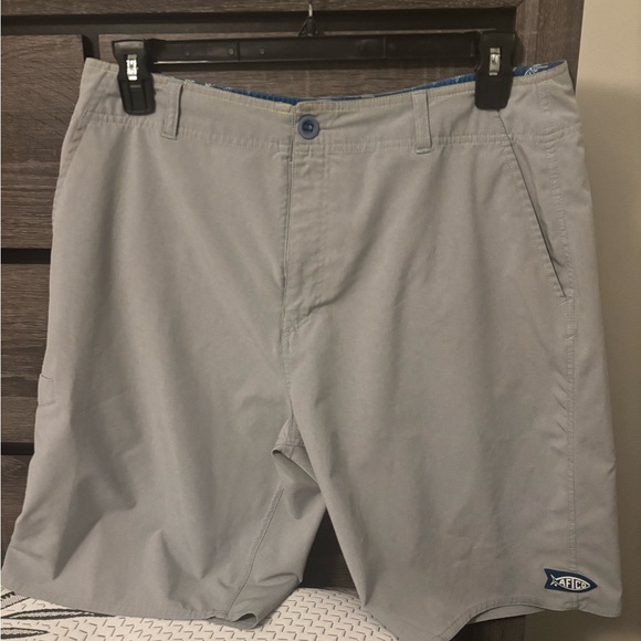 AFTCO Men's Light Gray Flat Front Shorts - Picture 1 of 4